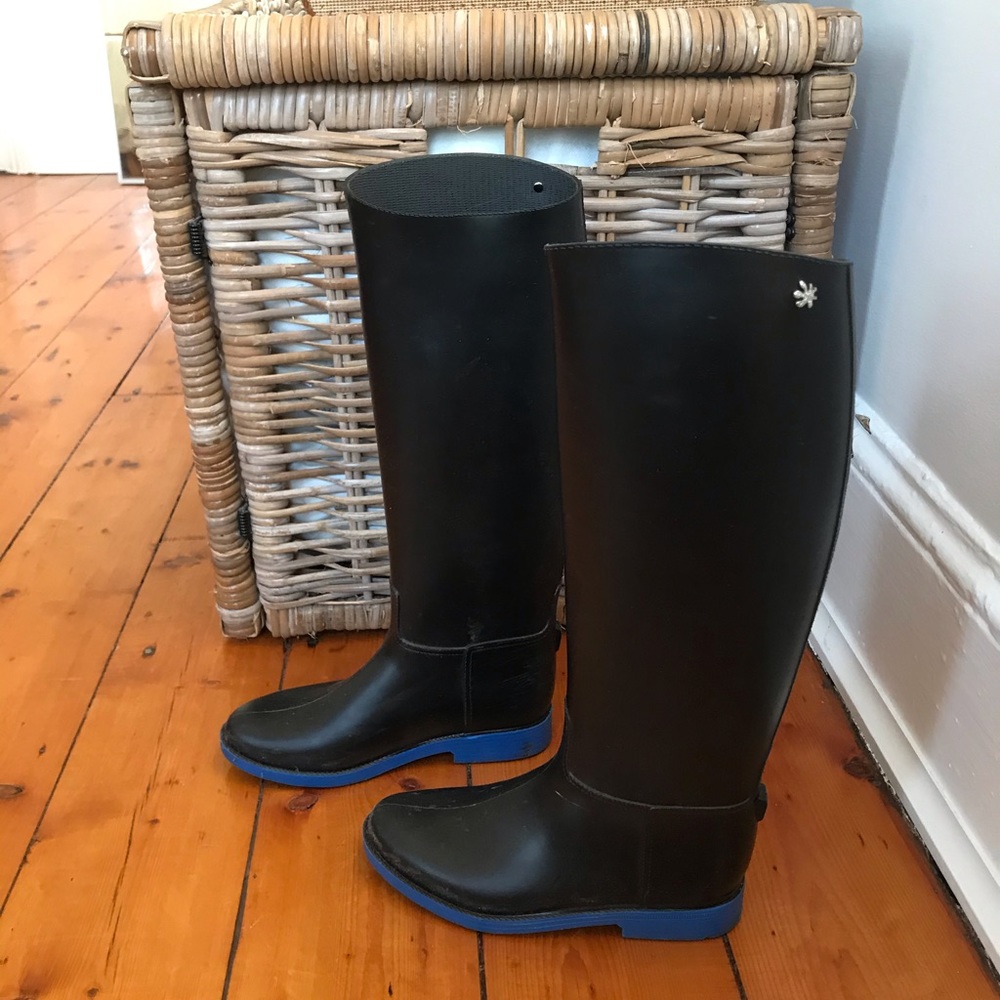 Rain boots